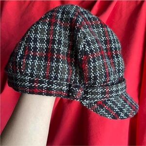 Vintage Manhattan Hat Company black white and red plaid cabbie newsboy hat